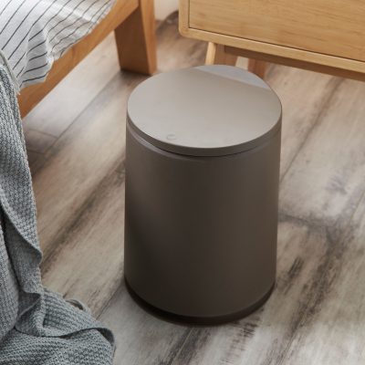 Round press plastic bucket (1)