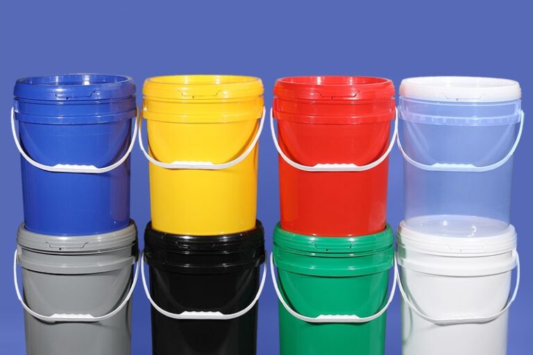 20L round plastic bucket with easy open lid for chemicals and paint storage
