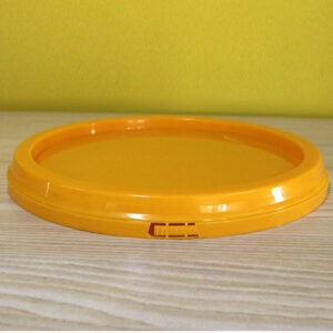 3L Round Plastic Bucket with Handle for Storage and Cleaning

