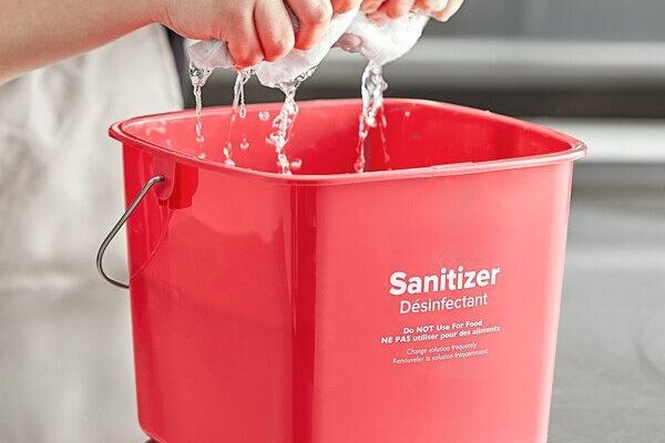 HDPE Square Sanitizing Cleaning Bucket – 3/6/8 Quarts with Spout and Fill Lines