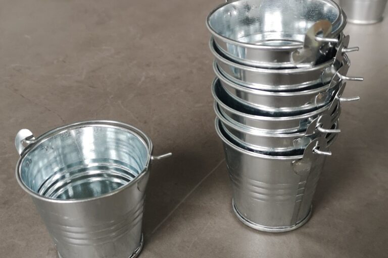 Creative Mini Iron Drink Bucket for Wine and Beer, Leak-Proof Party Decoration