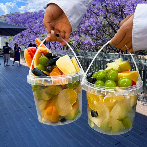 Custom Transparent Disposable Plastic Fruit Bucket Cup with Handle & Lid for Juice and Milk Tea